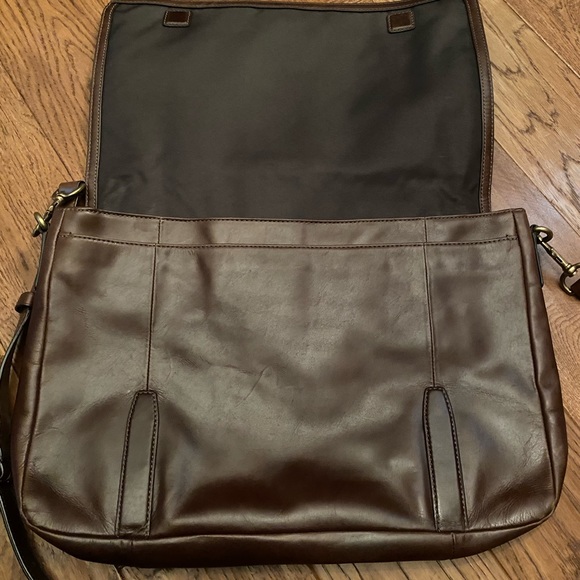 Brown leather cross body - Picture 2 of 3